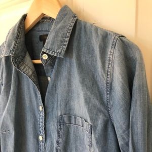 HOST PICK🛍 J Crew Button Down Chambray Shirt